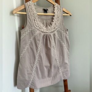 H&M “vintage” Lace Trim Sleeveless Top - New Condition- Size 4
